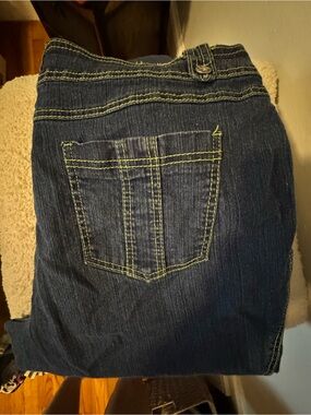 Dark Blue Capri Leg Jeans with Yellow Stitching